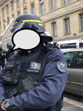 crs extrême droite.jpg