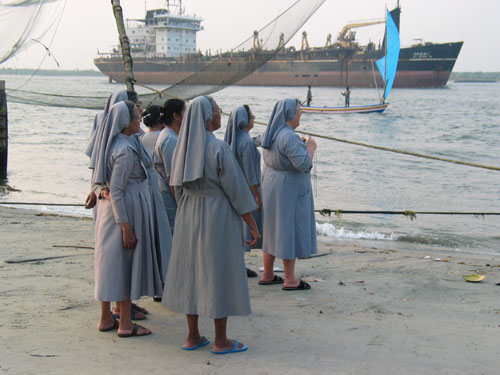 Abaya : une polémique qui fait diversion