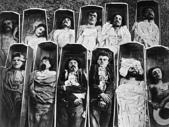 Fédérés fusillés pendant la Commune de 1871 – Média LAROUSSE